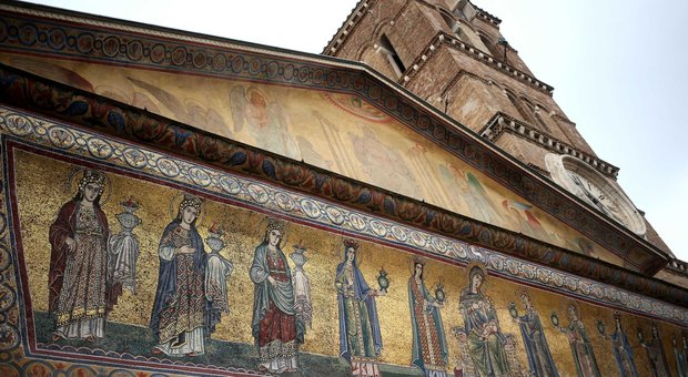 Santa Maria in Trastevere, la facciata torna al suo splendore