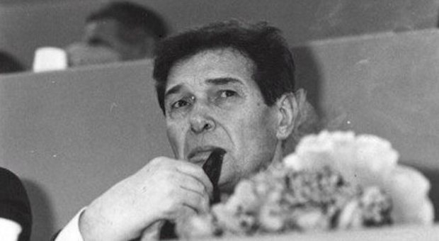 16 novembre 1981 Luciano Lama apre il 10° congresso della Cgil
