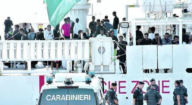 Migranti, Salvini all'Ue: «Sull'accoglienza accordi non rispettati»