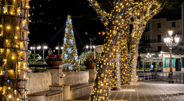 Casa Amalfi: tra zampogne luci e like il Natale diventa digitale