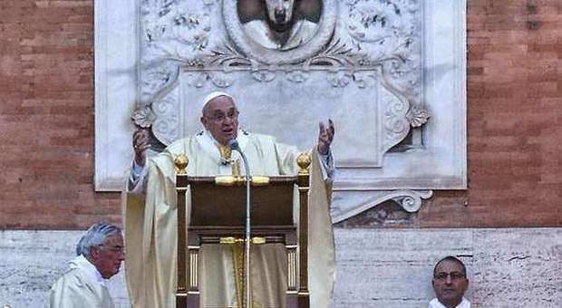 Papa Francesco al Verano