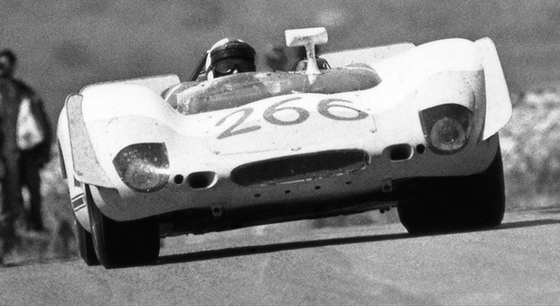 Nel 1969 venne sviluppata la Porsche 908/02 Spyder che ottenne vittoria assoluta con Gerhard Mitter e Udo Schütz
