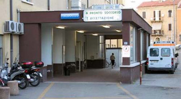 San Benedetto, fuoriuscita di ammoniaca: all'ospedale un operaio intossicato