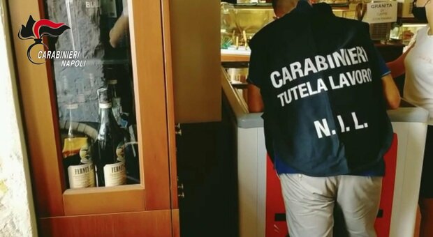 Napoli, irregolari 9 bar su 10, 16 lavoratori in nero, 2 percepivano reddito di cittadinanza
