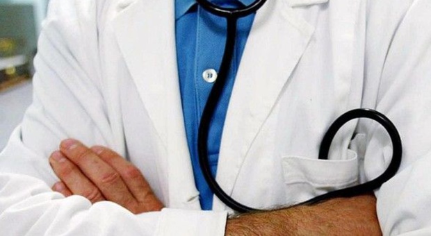 Certificati in cambio di prestazioni sessuali: medico dell'Inps condannato a 9 anni