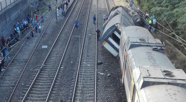 Spagna, treno deraglia nel nord del Paese: 4 morti e 49 feriti