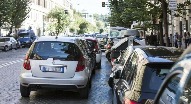 Roma, quando il parcheggio si trasforma in un incubo: Corso Trieste maglia nera