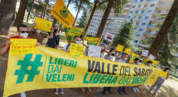 Benevento, manifestazione studenti sull'ambiente: «Vogliamo un mondo diverso»