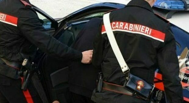 Ercolano, carabinieri arrestano pusher 24enne