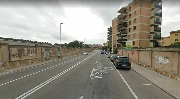 Cagliari, bimba travolta e uccisa da una moto pirata mentre attraversava la strada