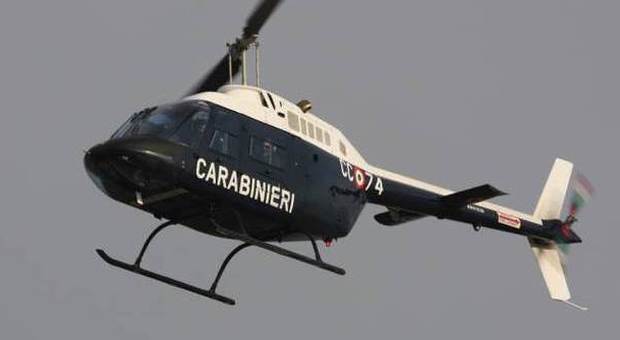 Caccia al latitante: l'elicottero lo insegue per ore a Noventa