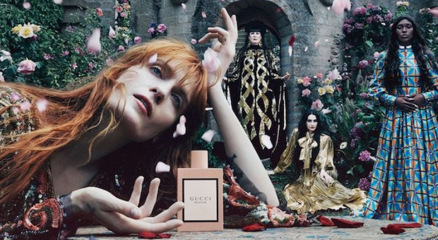 Gucci sceglie la Scarzuola di Montegabbione per lo spot del profumo «Bloom». Florence Welch e Anjelica Huston le protagoniste