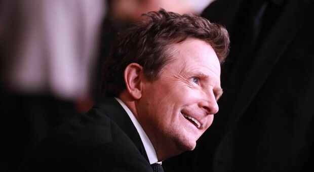 Michael J Fox, Oscar per la ricerca contro il Parkinson: standing ovation per l'attore di Ritorno al Futuro