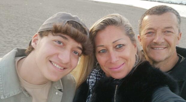 Gabriel "Vybes", il panettiere che ha conquistato Maria De Filippi: da Tor de’ Cenci ad Amici. "Ha sofferto molto per la dislessia"