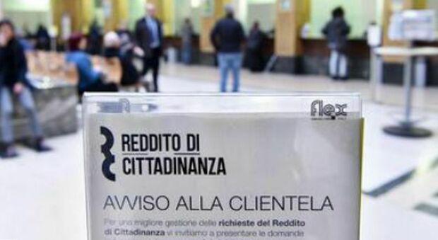 Roma, percepisce il reddito di cittadinanza ma gioca online 10mila euro al giorno: a giudizio