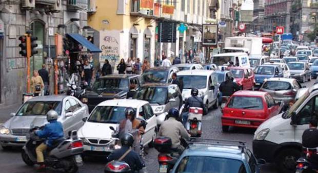 Napoli troppo rumorosa, scatta la procedura di infrazione: cartellino giallo dall'Europa