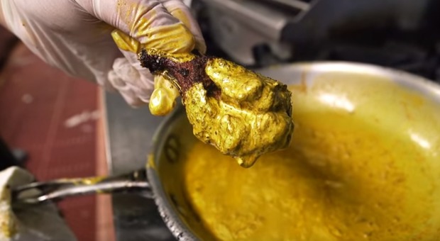 Ali di pollo da 24 karati, la stravagante ricetta del ristorante di New York