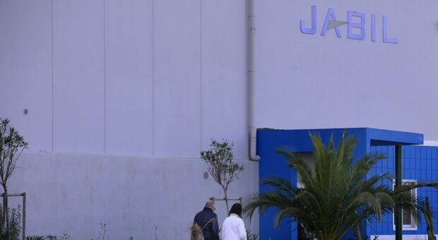 Caserta, Jabil licenzia 190 dipendenti «per salvaguardare i 250 rimanenti»