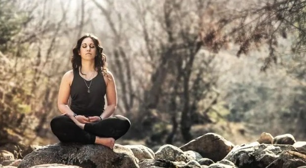 Lascia il lavoro per insegnare yoga ai bambini, la storia di Gloria Teso