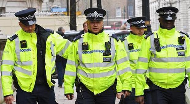 Londra choc, quindicenne ucciso a coltellate da un coetaneo durante festa di compleanno