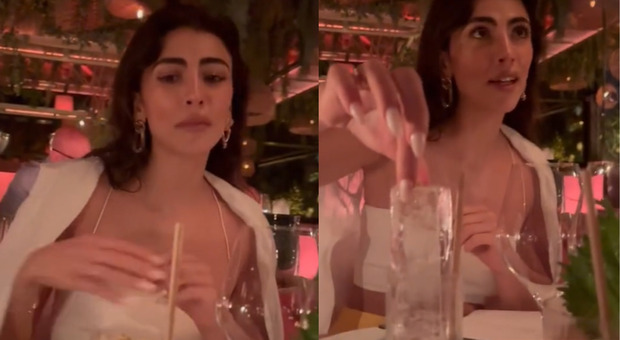 Giulia Salemi gaffe in vacanza, l'influencer rimanda indietro un drink con “troppo ghiaccio. Il video virale: «Non si ruba a casa dei ladri», (ma la richiesta è sbagliata)