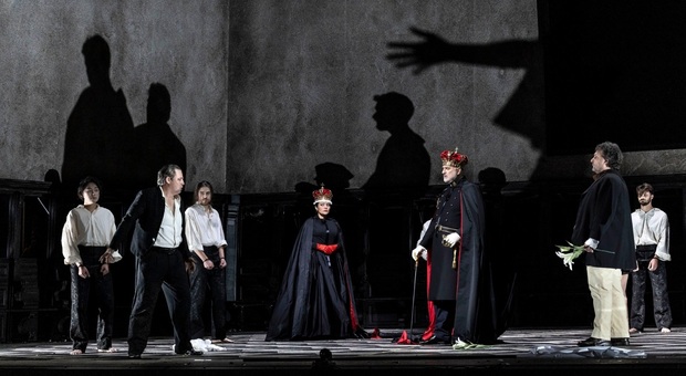 «Don Carlo» al San Carlo di Napoli; il Grande Inquisitore tra le note di Verdi