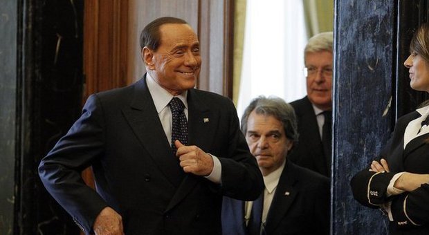 Berlusconi, costretto a rinunciare al titolo di Cavaliere, rischiava una decadenza bis