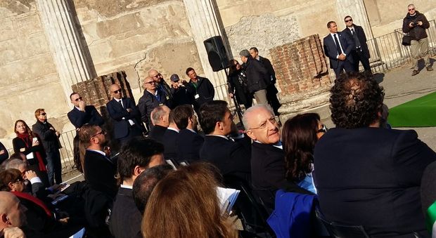 Pompei, De Luca: «Ora servizi interni, accoglienza e mobilità»