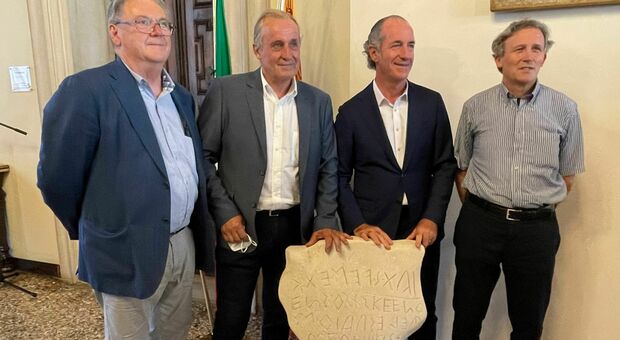 Genti venete, donata alla Regione un copia della stele di Isola Vicentina