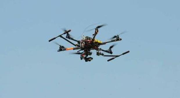 Fiumicino, pilota segnala la presenza di un drone: scatta l'allerta