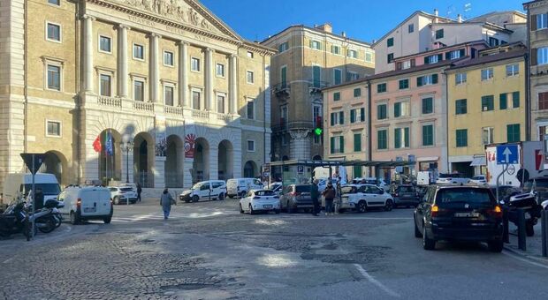 Muse, la piazza a nuovo, il sindaco Silvetti trova 1,3 milioni: «Gli asfalti dopo il G7 Salute»