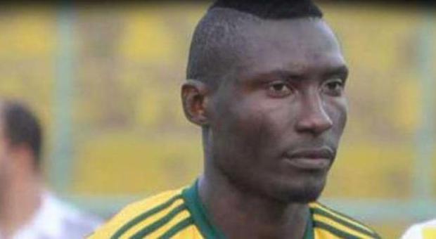 Algeria, muore calciatore: colpito da una pietra lanciata in campo da un tifoso