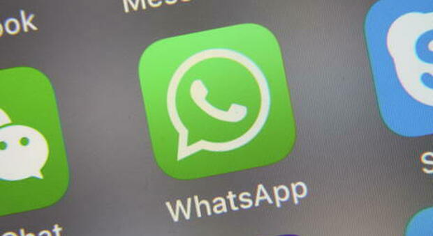 Whatsapp, nuove regole per la privacy: o si accettano o si è fuori. Cosa succederà davvero