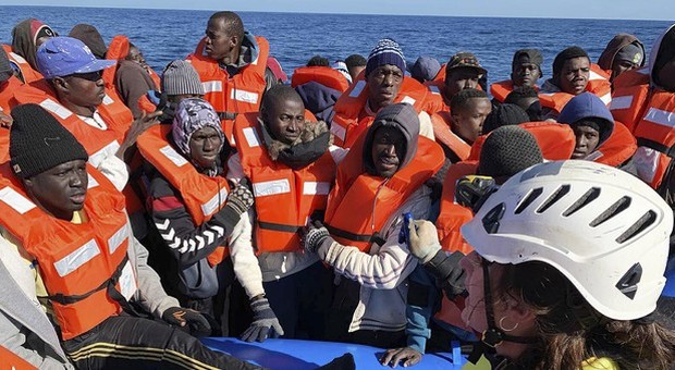 Migranti: Ue, seguiamo da vicino eventi ma non coinvolti