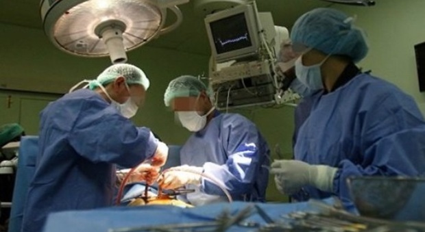Trapianto di polmoni riuscito a Bergamo, nell'ospedale in prima linea nella lotta al coronavirus