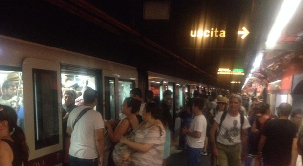 Roma, servizio rallentato sulla metro A per indisponibilità di treni