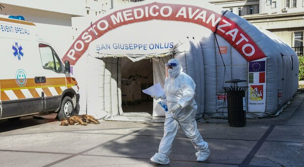 Pensione anticipata per 500 medici di base: «Sono in fuga dal virus»