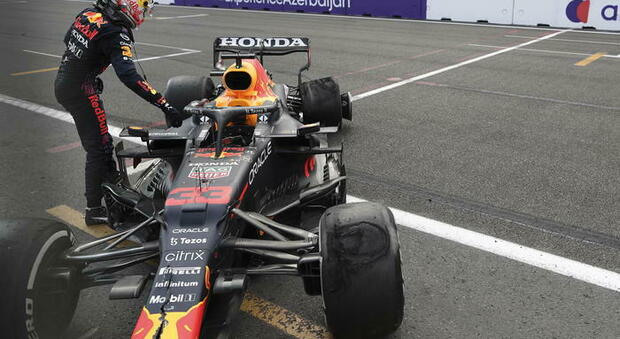 Formula 1, le pagelle del Gran Premio d'Azerbaigian: Verstappen domina, poi sbatte. Vettel incanta, Ferrari in chiaroscuro