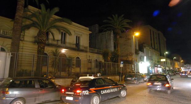 Arrestati due rapinatori avevano rubato merce per 500 euro e minacciato i commessi