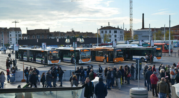 Autobus a piazzale Roma