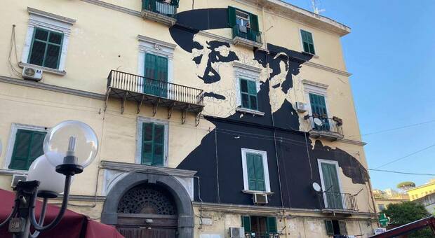 Il Rione Sanità riparte da Totò: «Due murales di speranza dopo la crisi»