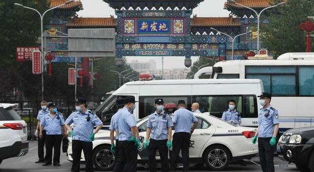 Cina, uomo accoltella passanti: 6 morti e 14 feriti
