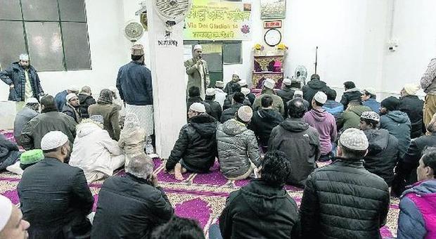 Roma, il rito islamico come uno show: moschea chiusa a Torpignattara
