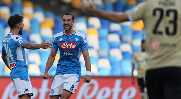 Napoli, Fabian scherza con Mertens: «È stato un assist al bacio»