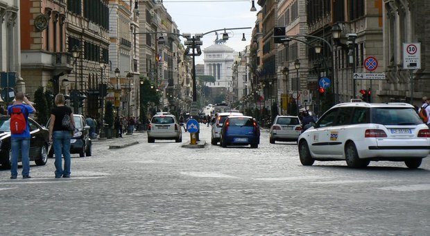 Roma, sampietrini addio: via i cantieri. Prima via IV Novembre, poi piazza Venezia e via Nazionale