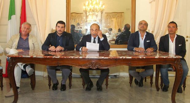 La conferenza stampa del sindaco Ippazio Stefàno
