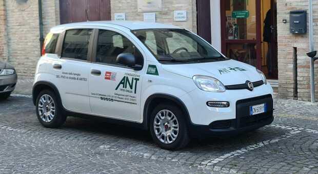 Una nuova vettura per ANT Pesaro: in memoria di Anteo il soccorso giornaliero per oltre 120 famiglie
