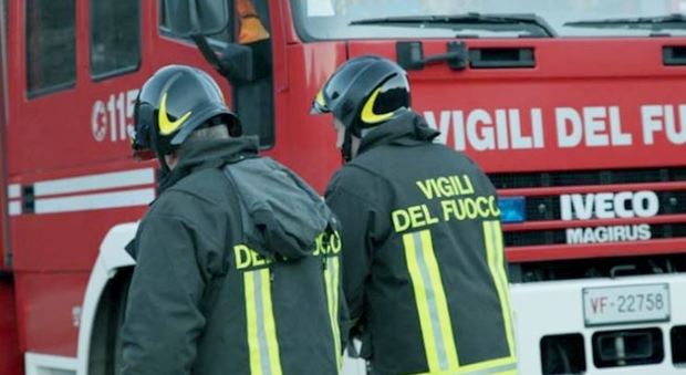 Roma, esplosione in villa a Pomezia: due feriti