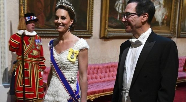 Kate Middleton, look da principessa alla cena per Trump: indossa la tiara amata da Lady Diana