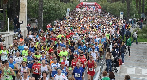 La partenza della Maratonina dei Fiori a San Benedetto